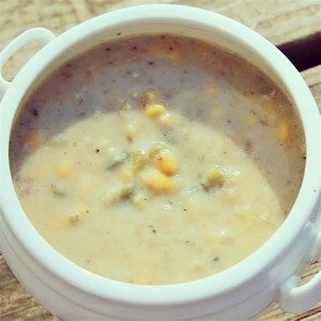 Spicy 'cream' of corn soup. No cream just puréed cauliflower. On the blog 