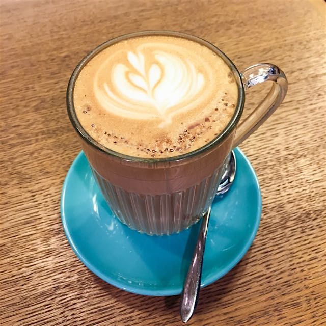 Having a warm latte after the snow, in a Parisian coffee shop #latteart