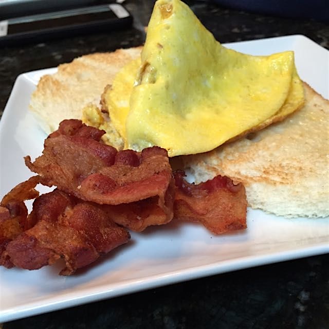 Toast   Bacon  Garlic Eggs