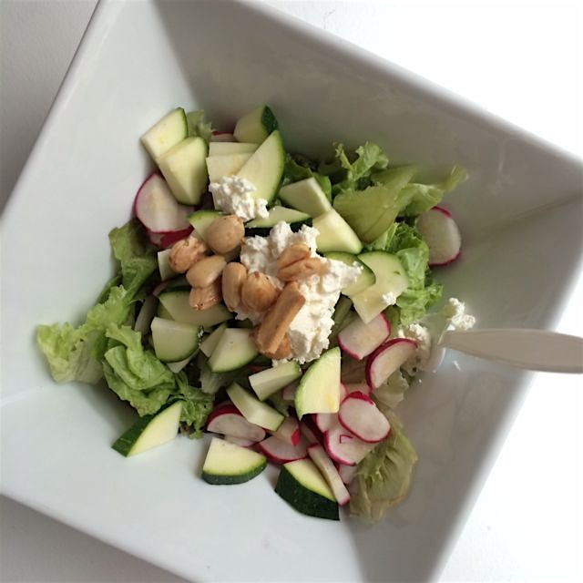 Refreshing salad to pair nicely with the steamy sauna of a city today. 3 minute prep using Corbin...