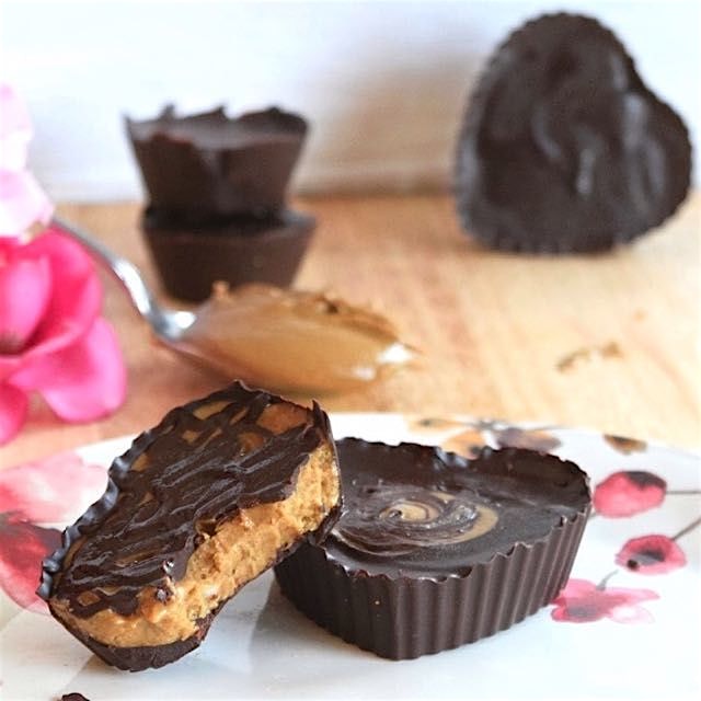 Paleo Sunbutter Cups. Recipe is on the link in my bio. Gluten and dairy free. ❤️🍫