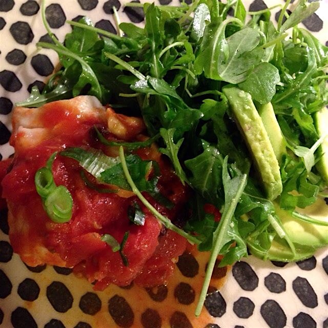 Mom's recipe: cod poached in tomato sauce with saffron, fennel, currants, crushed red pepper