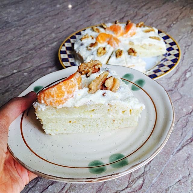 Orange buttermilk cake with orange cream cheese frosting☺️ reminds me of carrot cake!