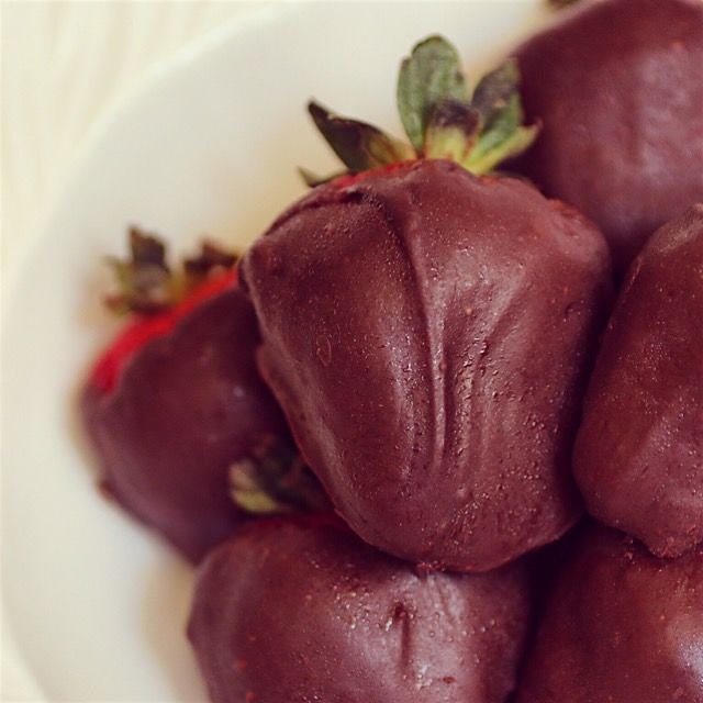 Love my recipe for my EASY chocolate covered strawberries. The perfect healthy treat. Find it on ...