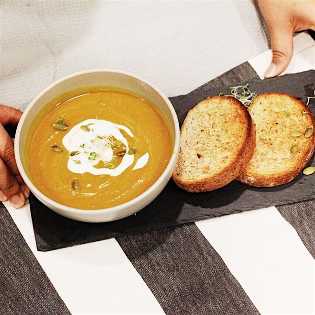 Easy pumpkin soup for a quick weeknight dinner 
