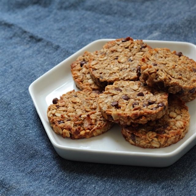 Granola coconut, chocolate chip cookies 