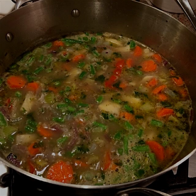 Snowing outside yet again...
Making a home vegetable soup remedy 
