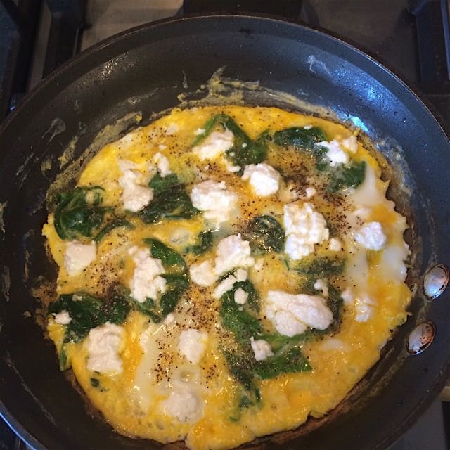 Spinach and goat cheese omelette 