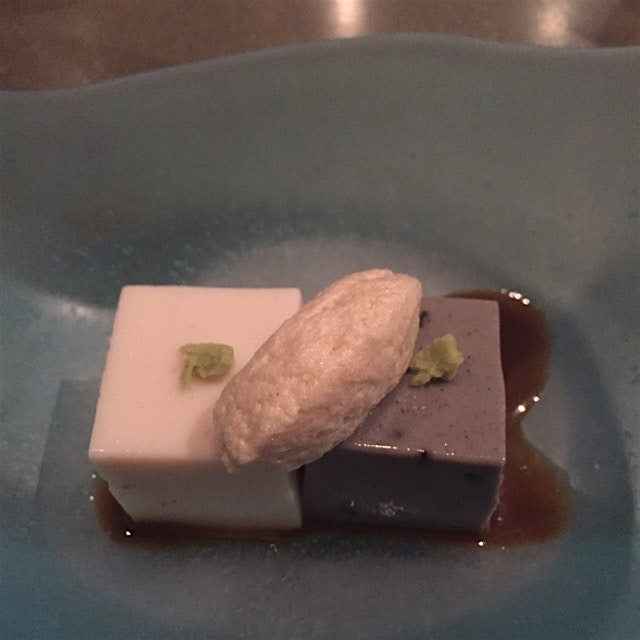 Black and white tofu 