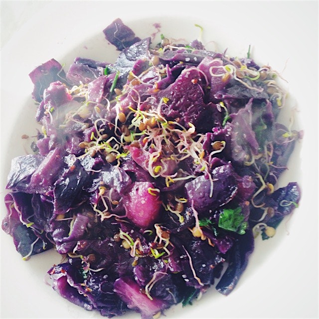 Red cabbage/apples/sprouts. 