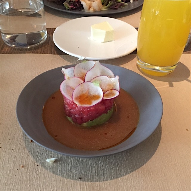 My best friend took me to Jean Georges Nougatine for brunch. This was delicious tuna tartare. 