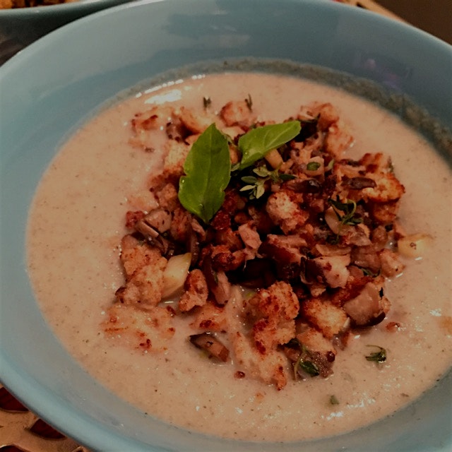 Shrooms and cauliflower soup with toasted garlic mushroom crumbs! Love and love :) 