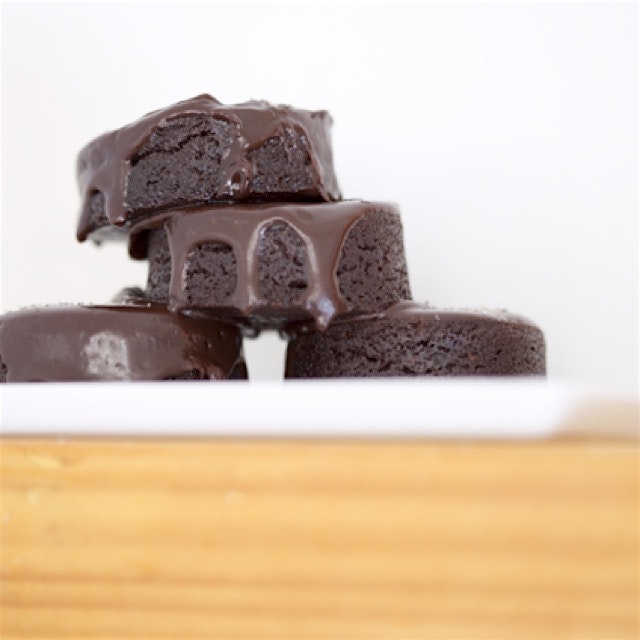 Black Heart Mocha Cakes #vegan #glutenfree