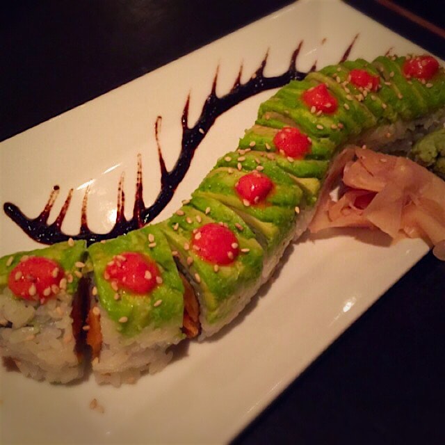 Getting creative with #sushi - Caterpillar Roll! #vegan 