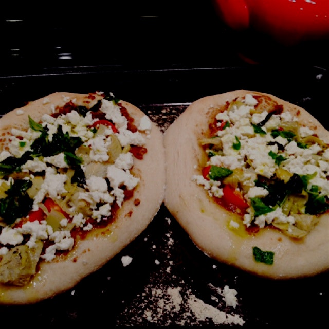 Delicious Veggie Pizza using Jamie Oliver's Recipe!