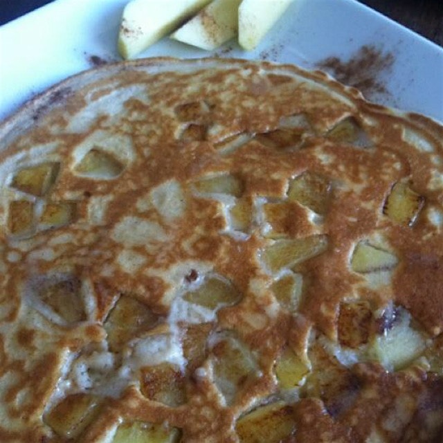 Apple cinnamon pancakes with maple syrup. 