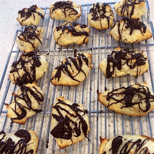 Macaroons with chocolate drizzle. Now I just have to not eat them before Passover...