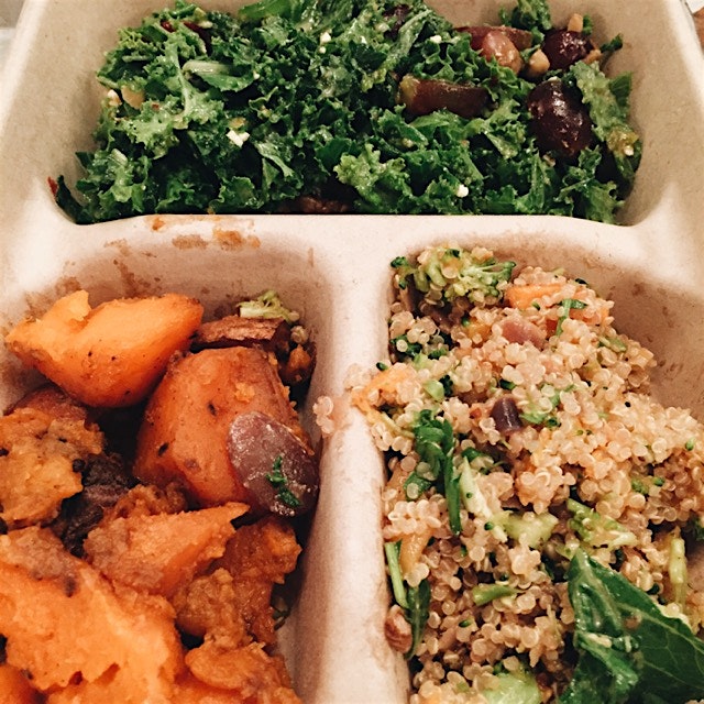 Veggie lunch at Dig Inn, sweet potatoes, kale and quinoa 