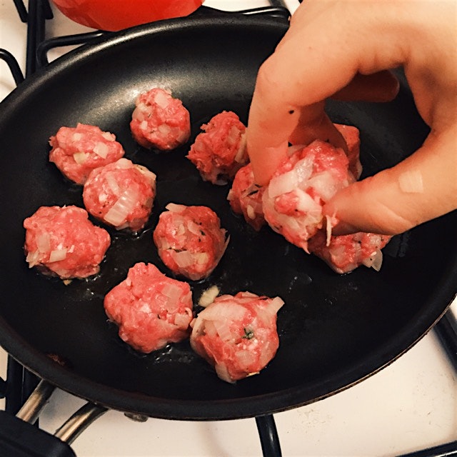 Sizzling lamb and thyme meatballs