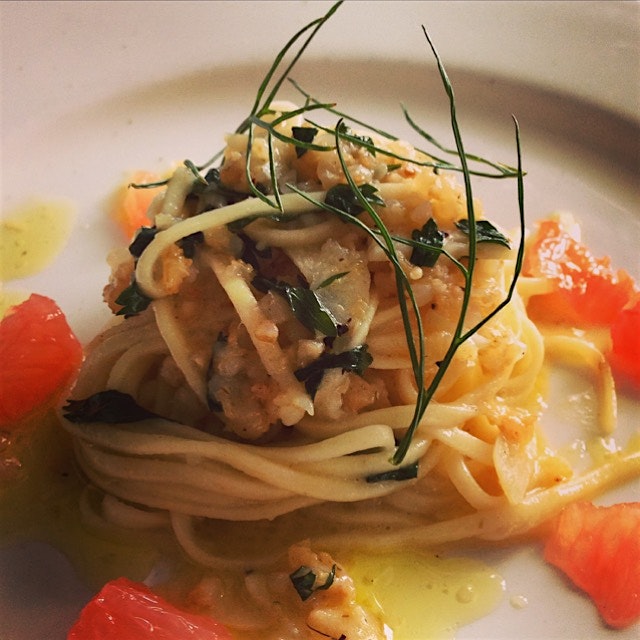 Fresh cut noodles, fermented brown rice, grapefruit. 