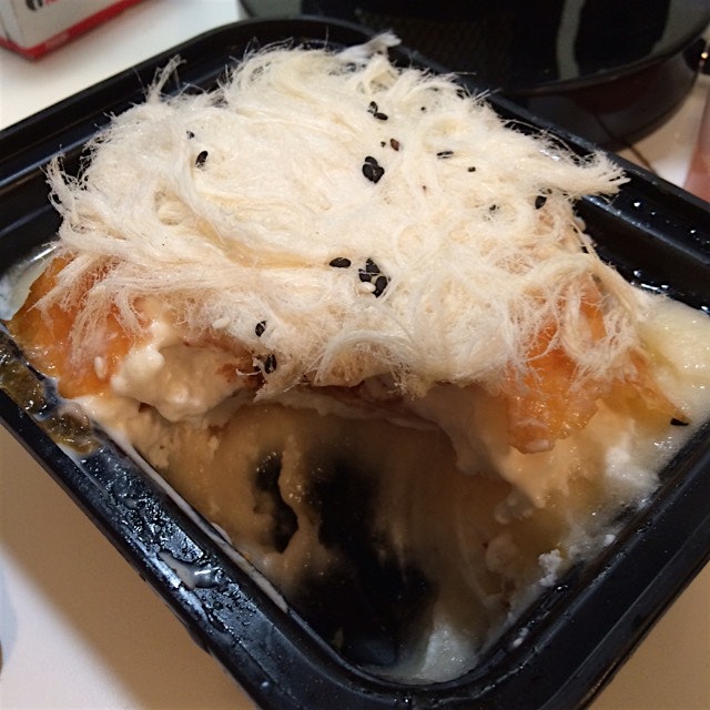 Nice job perk! My pastry pal made me a slapdash version of a normally soigné dessert... Grapefrui...