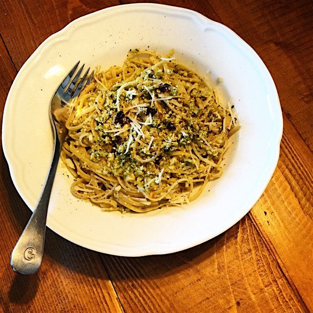 Cauliflower Pesto. Mah mouth is having a party! If you don't want to use it with pasta, this coul...