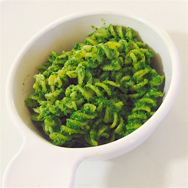 Three green pesto! Vegan/ gluten free! Recipe on simplywithout.com 🌱✨ 