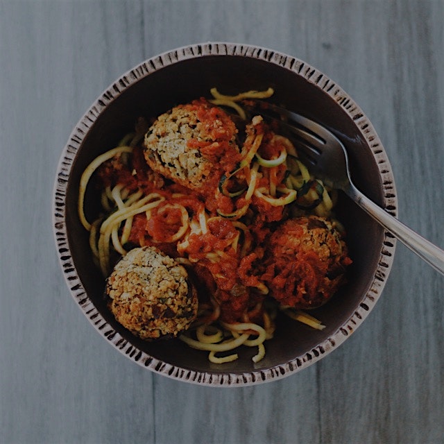 A vegan twist on the class spaghetti and meatballs 🍝
