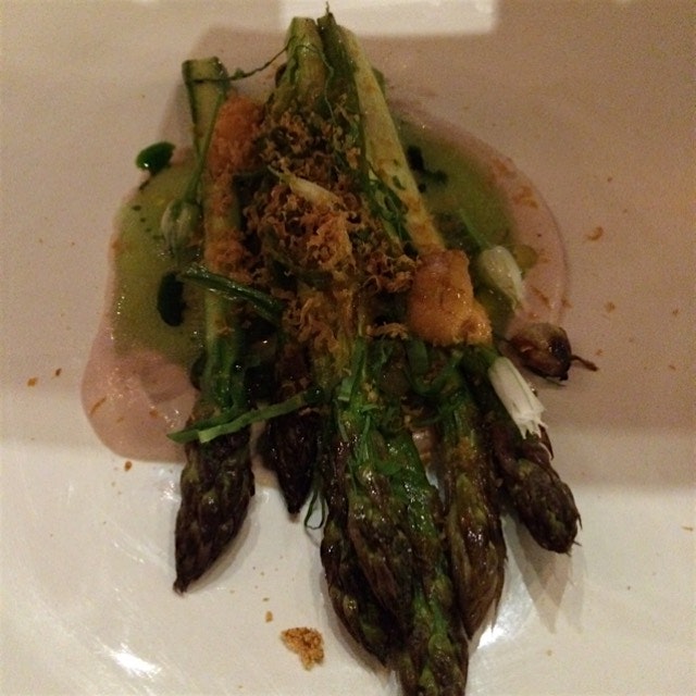 Roasted asparagus With sea urchin And sorrel