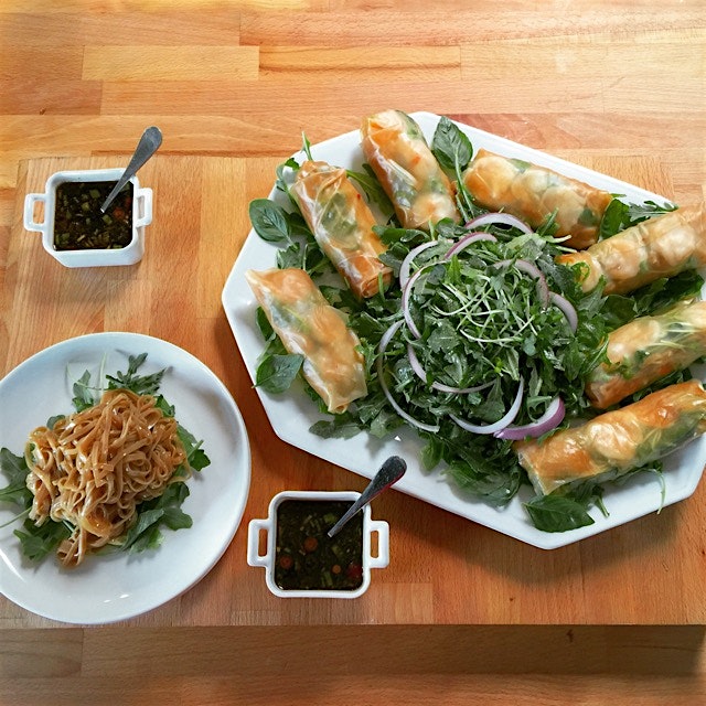 Vegetable & Poached Shrimp Fresh Spring Rolls w/ Soy Ginger Dipping Sauce #MothersDayLunch #Perso...