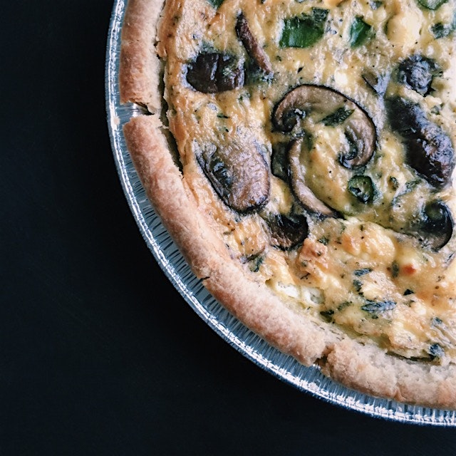 Asparagus Cremini and Herbed Goat Cheese Quiche...sooooooo good:)