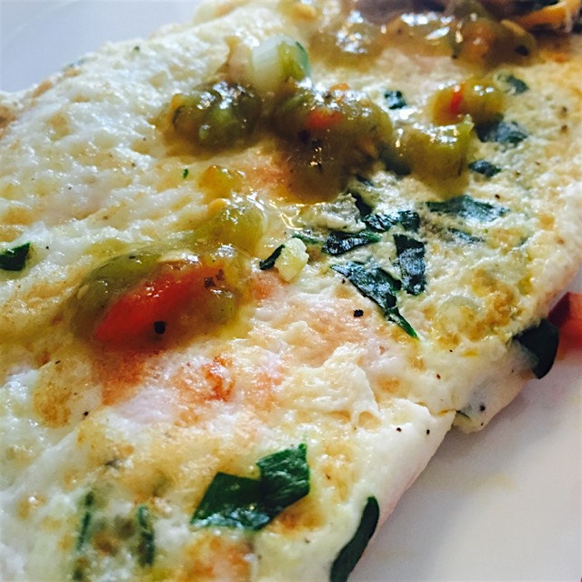 Gotta get on the ramps 'n eggs bandwagon! Here with peppered turkey, daiya, and topped with fire ...