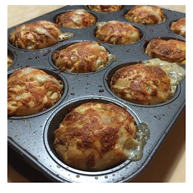 Fresh off the oven! Homemade mini chicken pot pies! #southern #comfortfood #dinner #natural #chic...