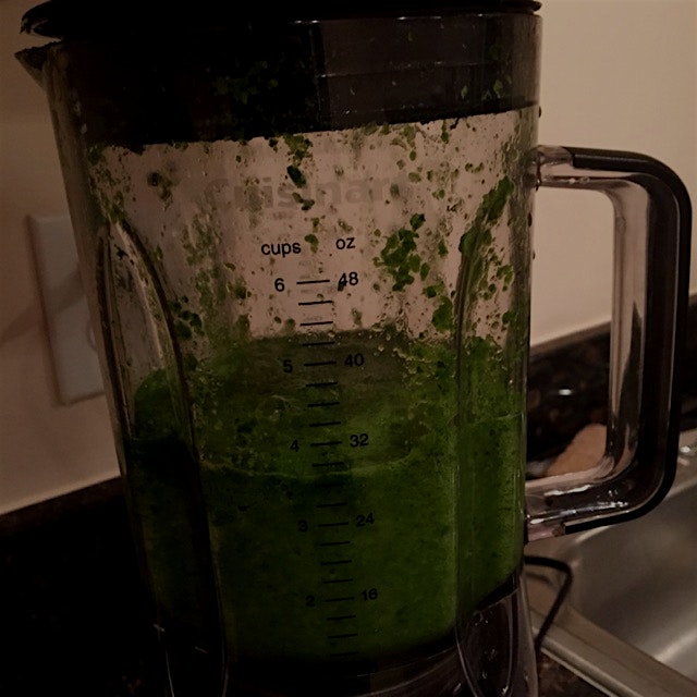 My morning kale smoothie!! Start the day right and stay energized all morning!!