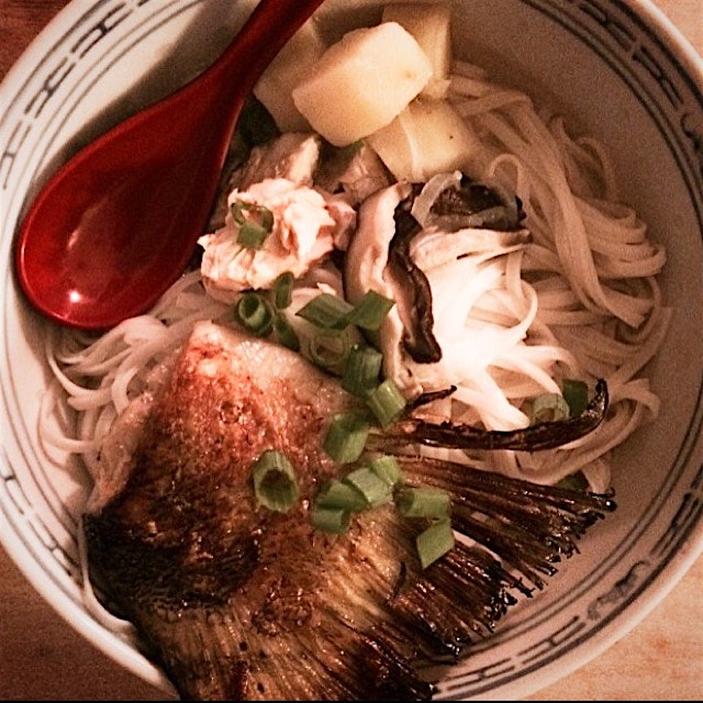 Pho Cá (Vietnamese fish noodle soup) with salmon. 