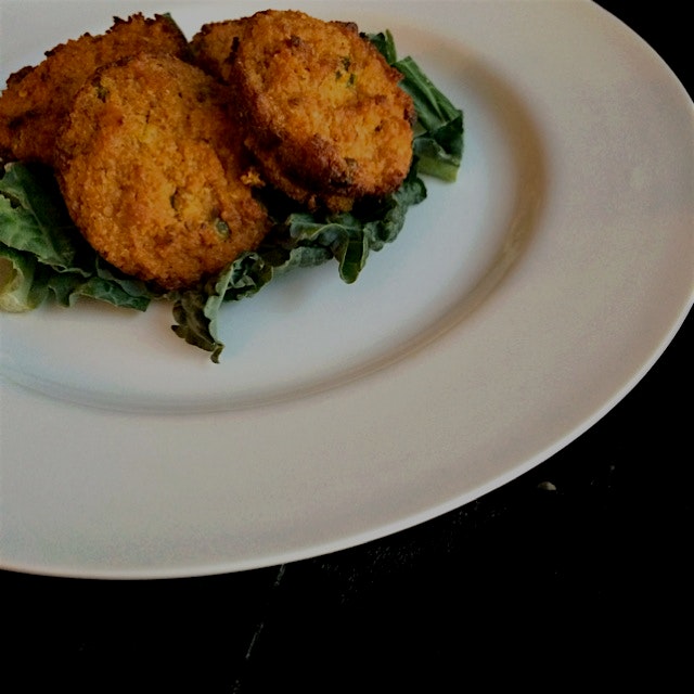 Baked Harissa quinoa cakes with spring peas! Recipe coming soon :)