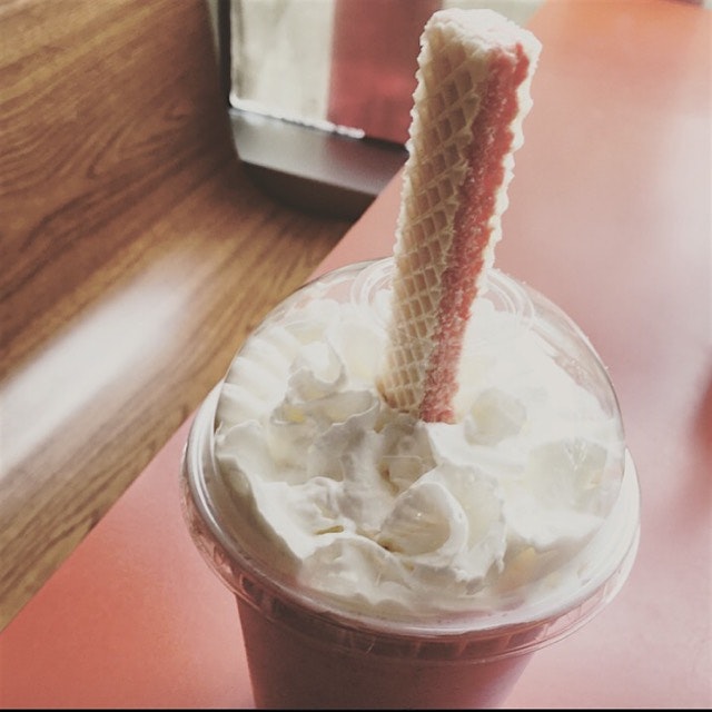 When @MichaelHalle  makes up for a poor brunch decision with a mexican ice cream parlor 🍧