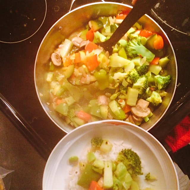 It's Memorial Day weekend, so of course the fam and I make
Chinese food😋. Well deserved after a 1...