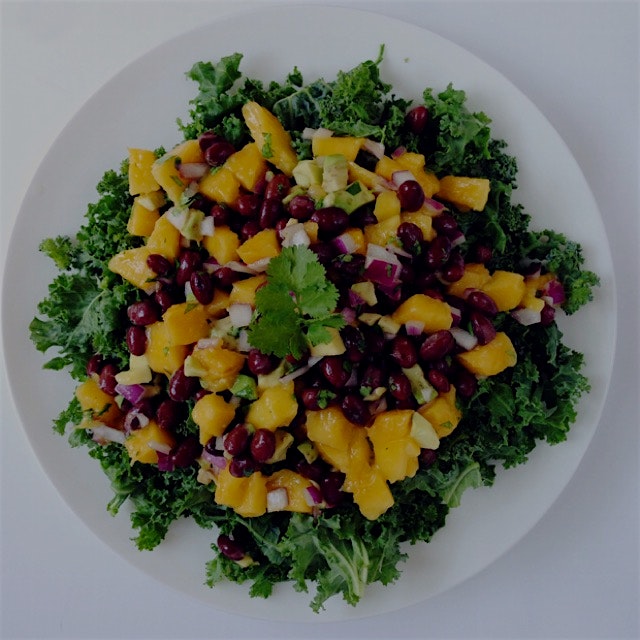 Starting off the week fresh with a kale salad piled with mango black bean salsa! 