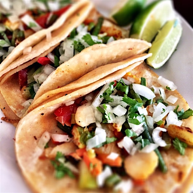 Unexpected lunch out! Veggie tacos! Vegan and gluten free✨ 