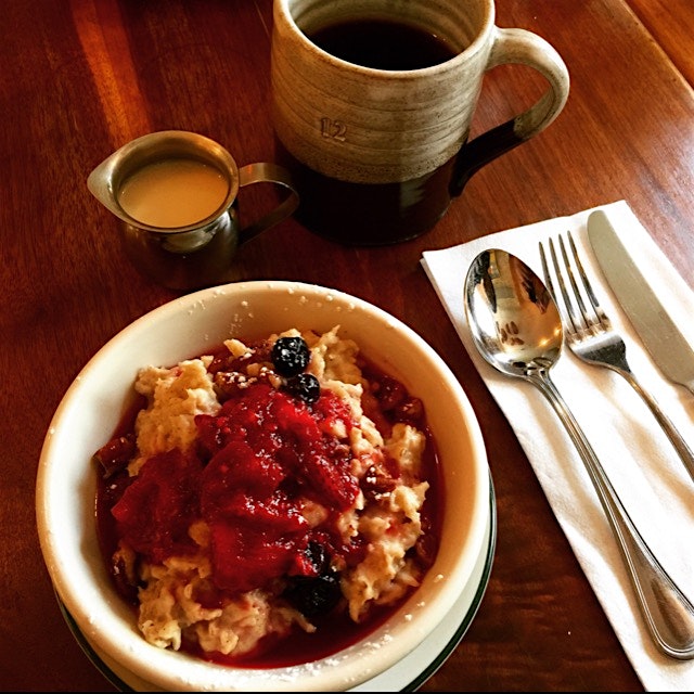 Thanks to @sam_am_cafe for the Loaded Oatmeal & Black Coffee #breakfast earlier today. 