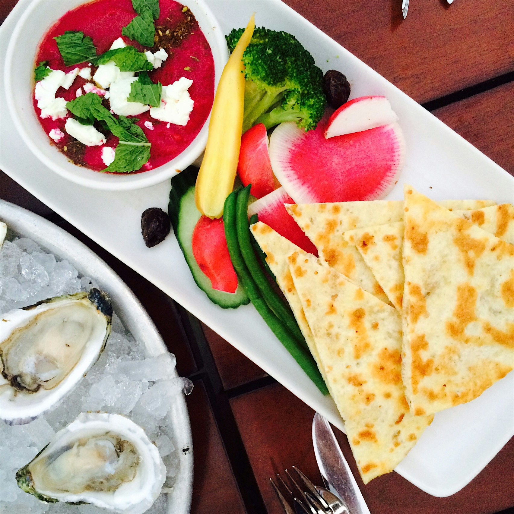 Beets Hummus. Inspired by @nhoesterey17's recipe. It's not seafood but it was delish! 