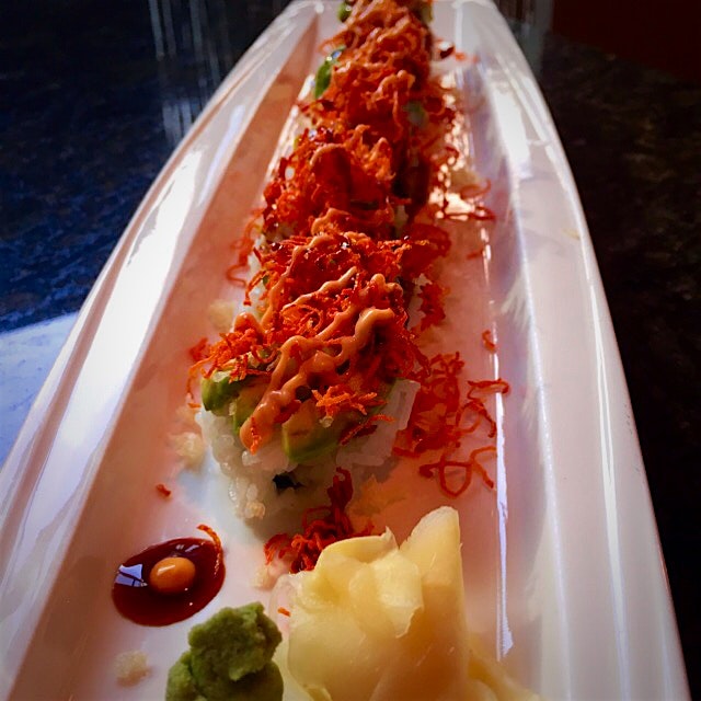 A little stop at Oysi Oysi for a new Crunchy Crunch Roll. Hit the spot, along with a glass if Sap...