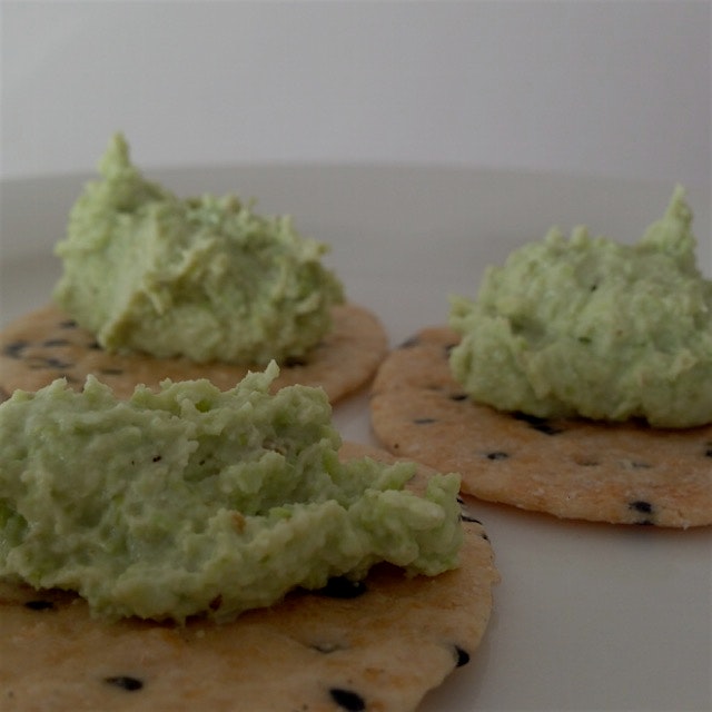 Came across edamame humus at Trader Joe's a while back but never got around to buying. Finaly mad...