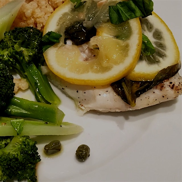 Quick protein series. Find my White Fish en Papillote recipe on the Anne food blog.