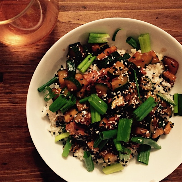 Hoision glazed chicken meatballs with zucchini over brown rice & a dry rose cider #fridaynighteats