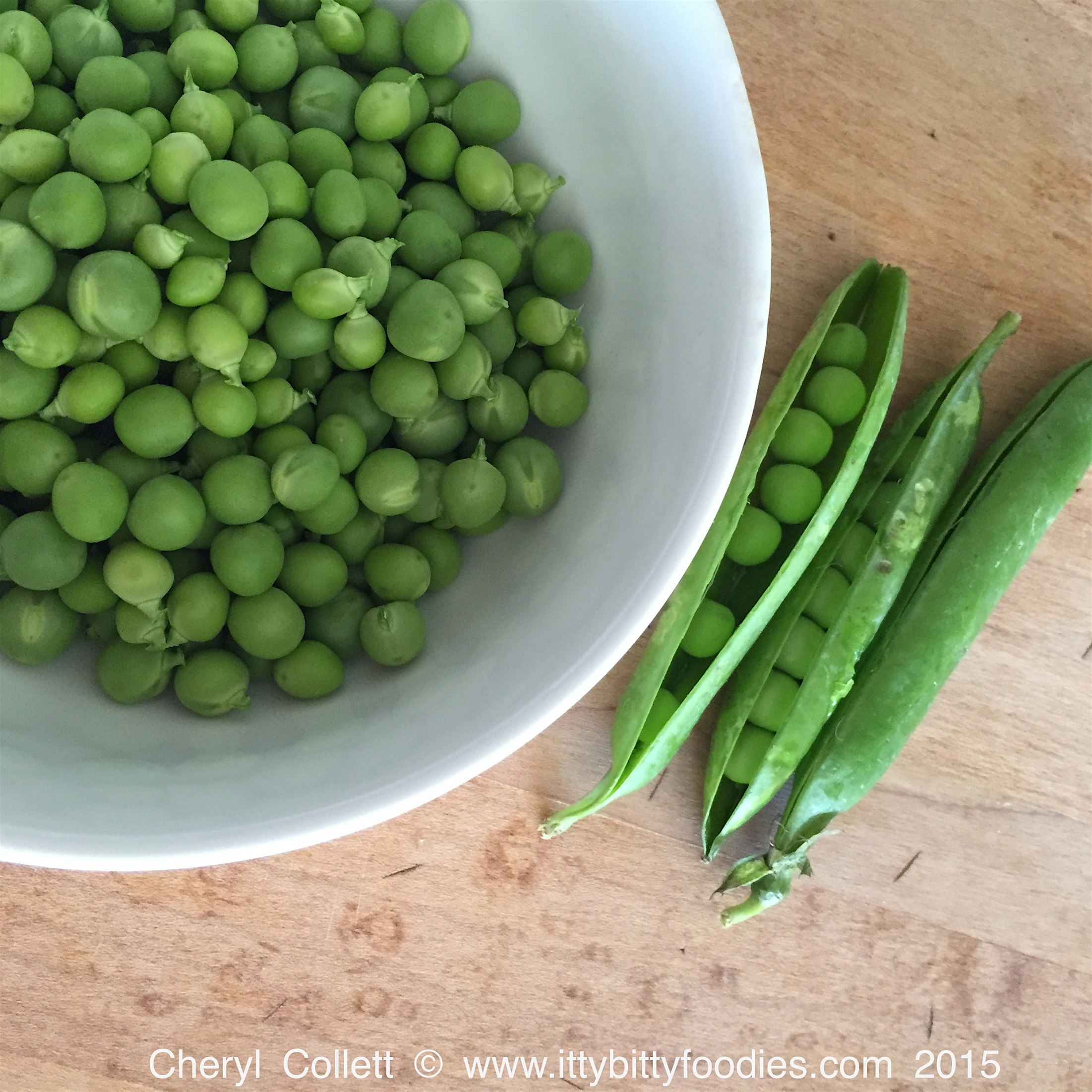 English peas With pasta, lemon and mint. Recipe on blog