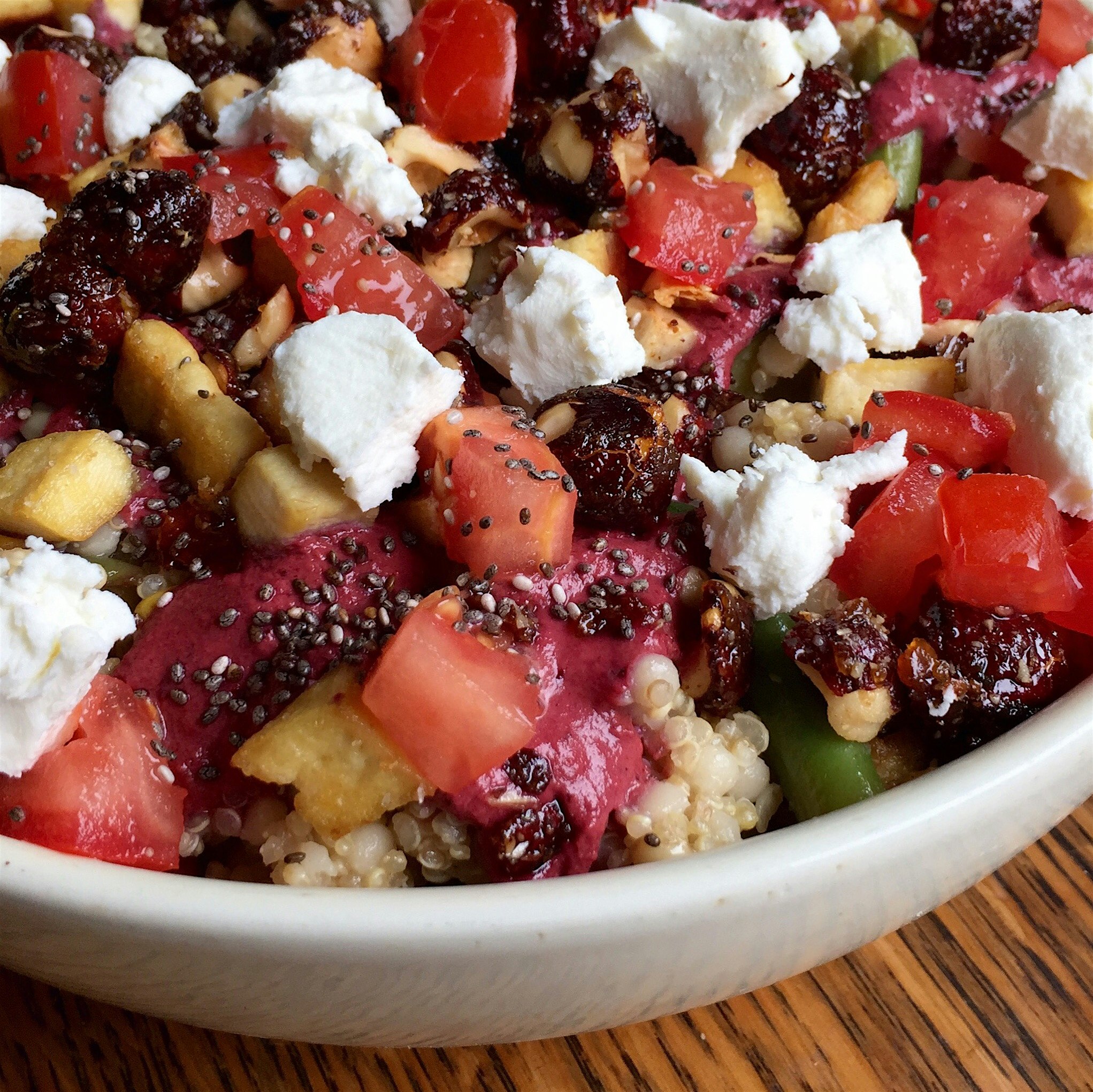 A super filling and tasty Blueberry Power Salad | recipe: http://theencyclofeedia.com/2015/06/24/...