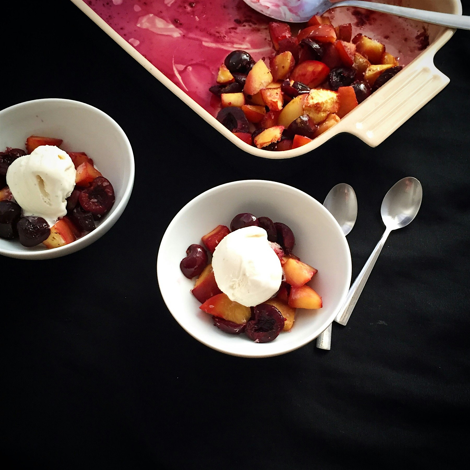 New recipe for this baked summer fruits dessert is now on the blog! 