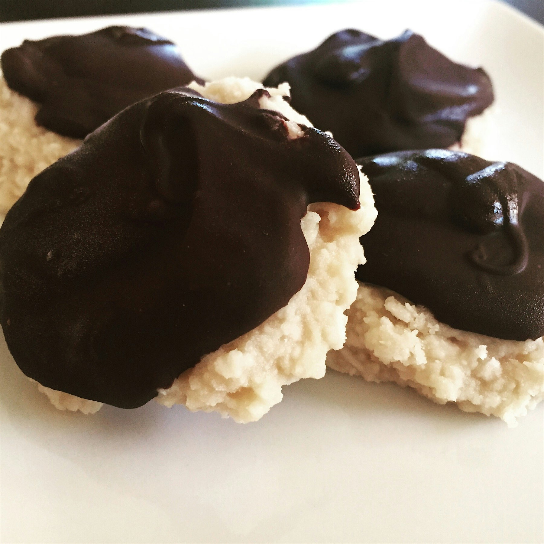 Paleo Peppermint Patties! Seriously addicting 